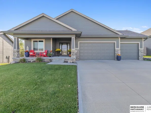 19614 Rosewood St, Gretna, NE 68028