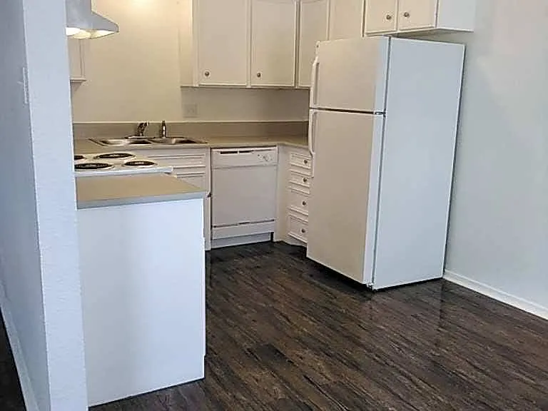 621 Baker St #22 — Photo 8