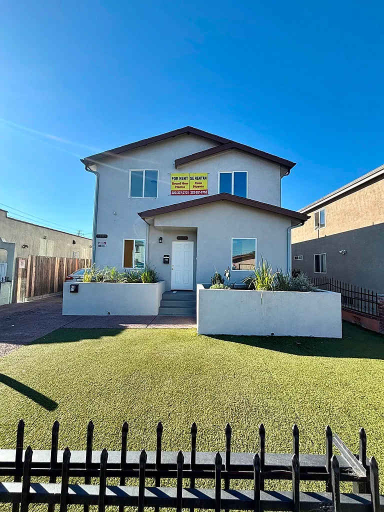 5 bed, 1753 sqft, $4,200 — Photo 1