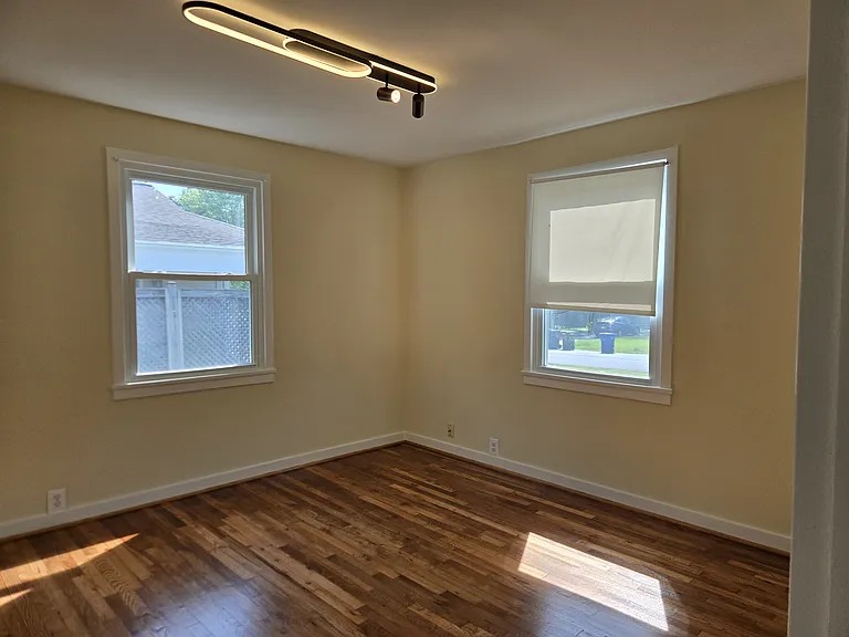 2949 Rosemary Ln — Photo 17
