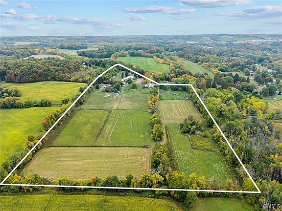 3rd image of 693 Masters Rd