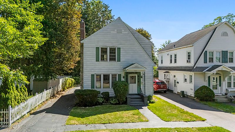 2nd image of 1474 Baker Avenue