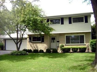 608 E Cedar Ln, Mount Prospect, IL