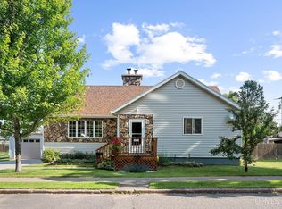 827 Michigan St, Ishpeming, MI 49849