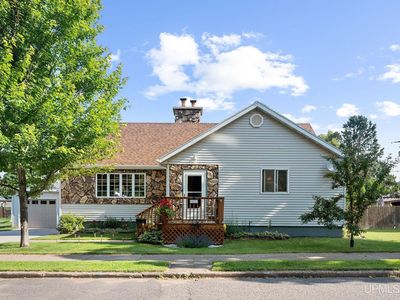 827 Michigan St, Ishpeming, MI, 49849
