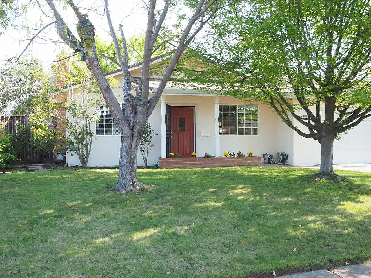 143 Price Way photo 1