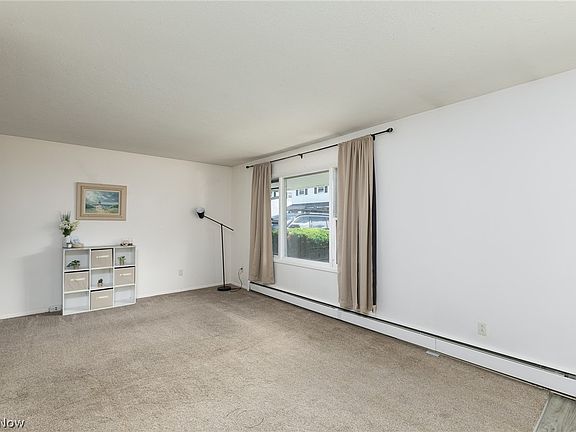 4th image of 7191 Hart St APT 123