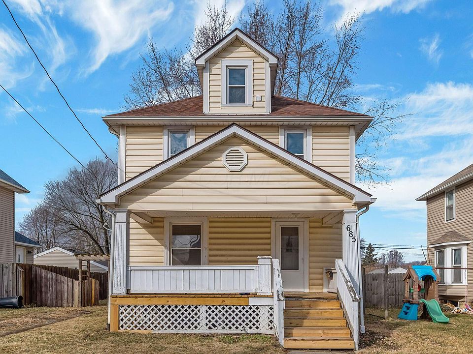 1st image of 685 Davids St