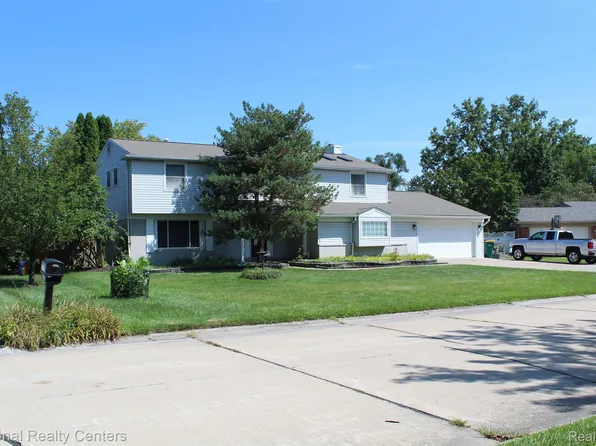 29352 Medburn Ct, Farmington Hills, MI 48336