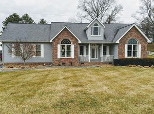 1379 Rose Rdg, Clintwood, VA 24228