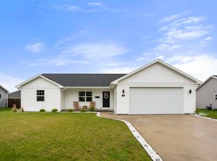 320 N John St, Kimberly, WI 54136