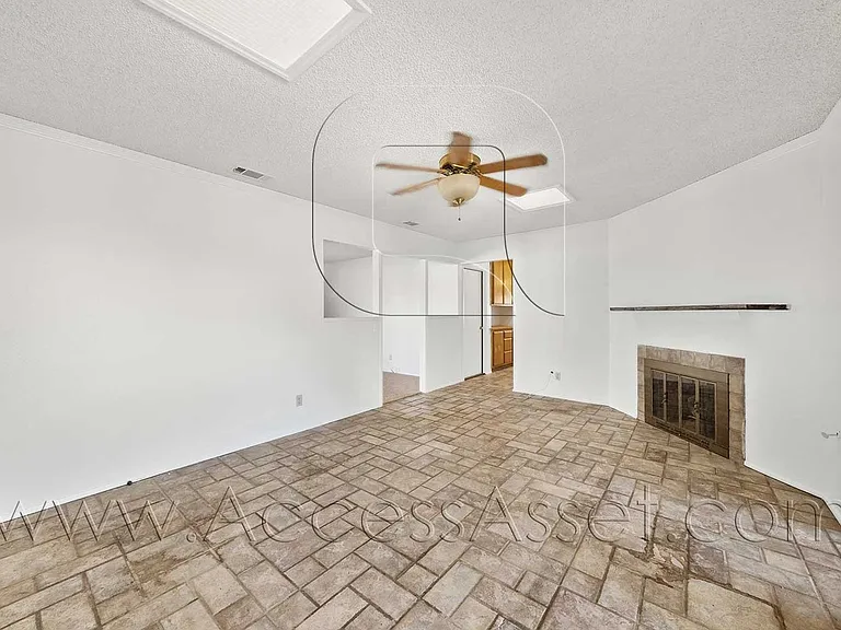 1700 Walden Ln — Photo 25