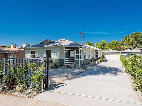2nd image of 4752 Topanga Canyon Blvd