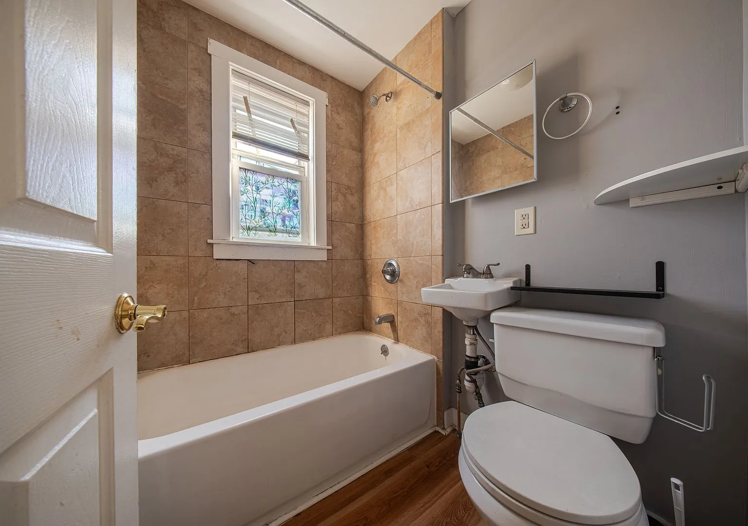 Cedar (315-317) — Photo 3