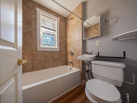 3rd image of 315 Cedar St #4