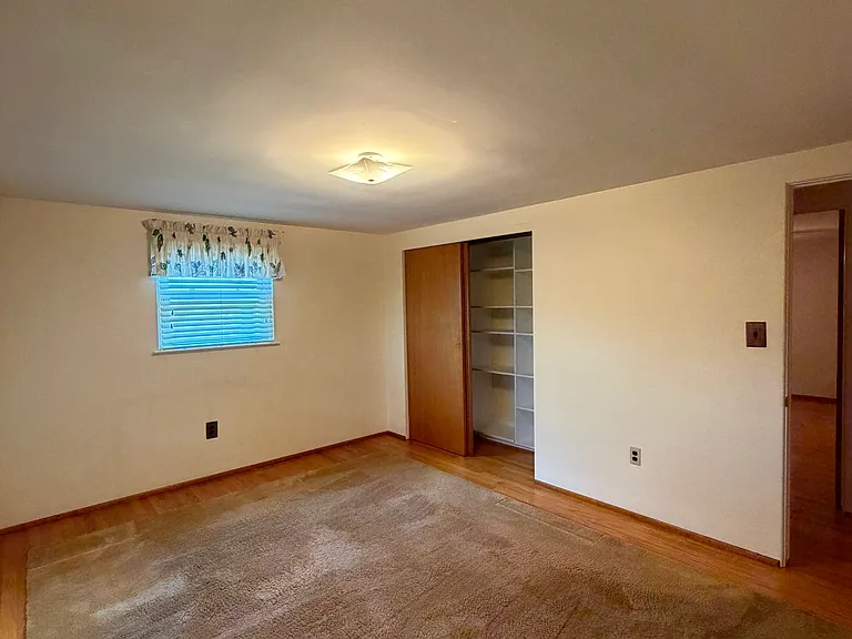 545 Skyview Dr — Photo 9
