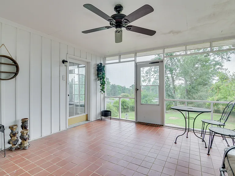 822 W Woodlawn Ave — Photo 26
