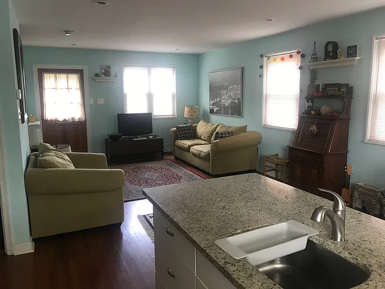 120 E Rosemont Ave — Photo 31