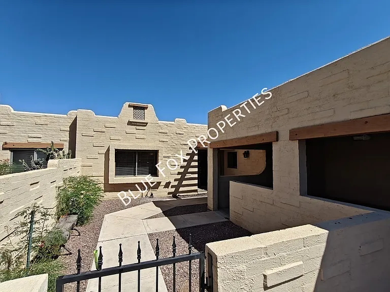 8305 N Midnight Way — Photo 36