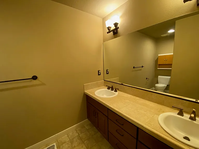 6211 NE Carillion Dr #207 — Photo 10