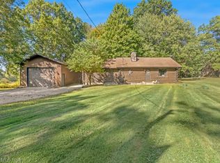 5016 Center Rd, Lowellville, OH 44436