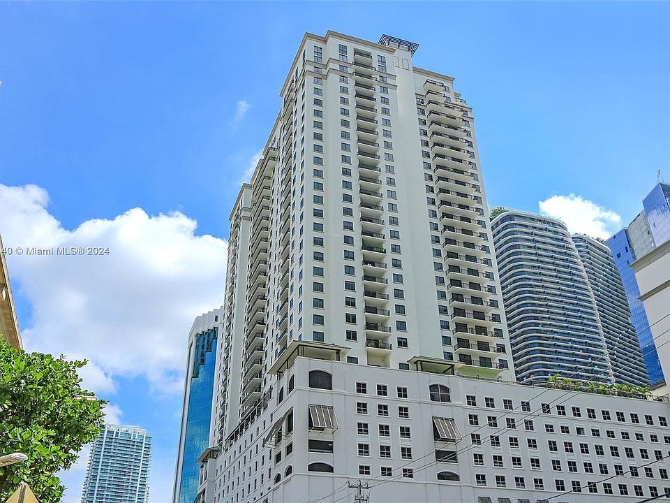 1st image of 999 SW 1st Ave APT 1412