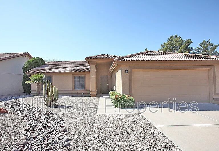 1225 E Harvard Ave — Photo 23