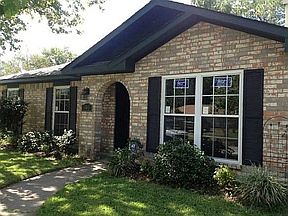 1st image of 305 Clearwood Dr