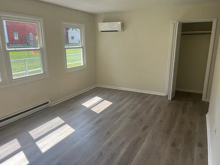 12 N Main St #3 — Photo 7