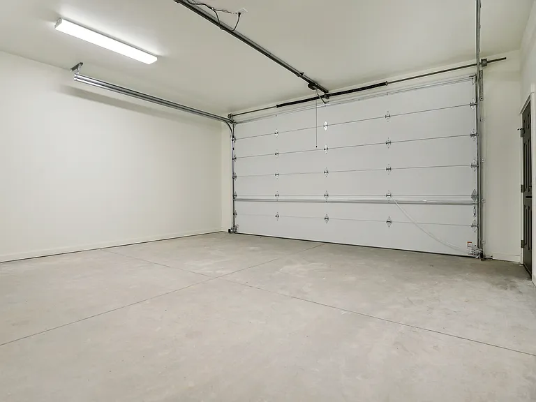 422 Jarrett Ave — Photo 7