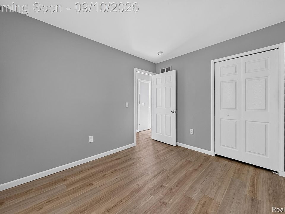 24935 Trombley St, photo 14