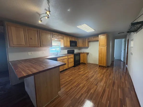 10580 Porpoise Park Dr, Seminole, FL 33772