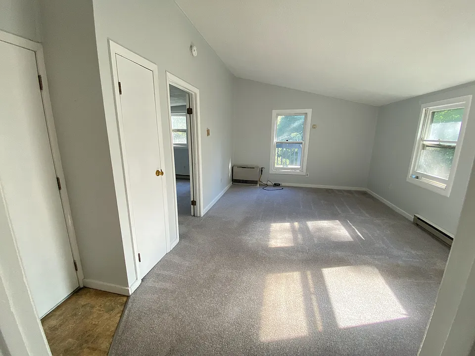 521 Main St #4