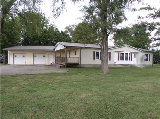 4457 254th Rd, Effingham, KS 66023