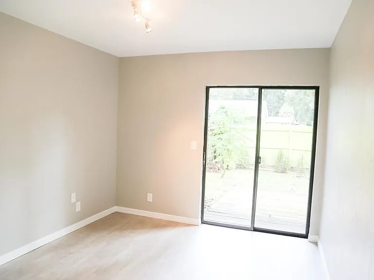 4151 SE 22nd Ave #B — Photo 3