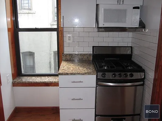 Rented by Bond New York | media 21