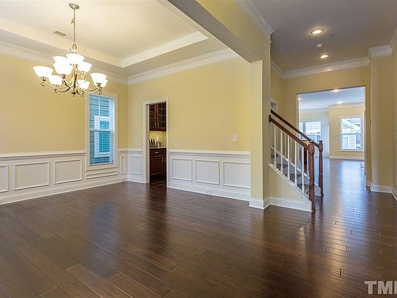 2nd image of 1529 Fullerton Pl