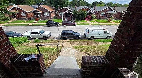 2 bed, $1,050 — Photo 2