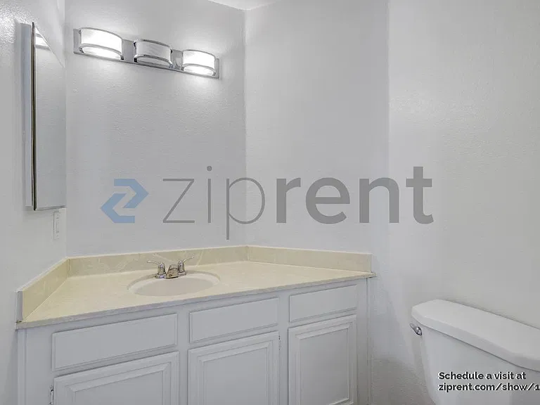 908 Beechwood Cir — Photo 3