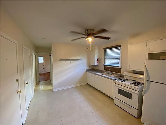 2nd image of 405 N Hullen St #C
