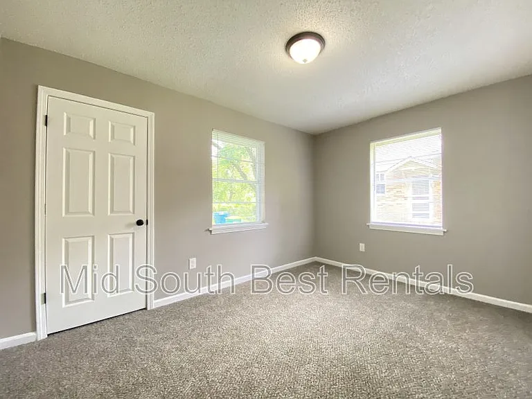 2303 Brown St — Photo 3