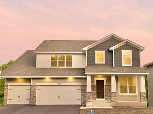 1543 Oak Creek Dr, Chaska, MN 55318