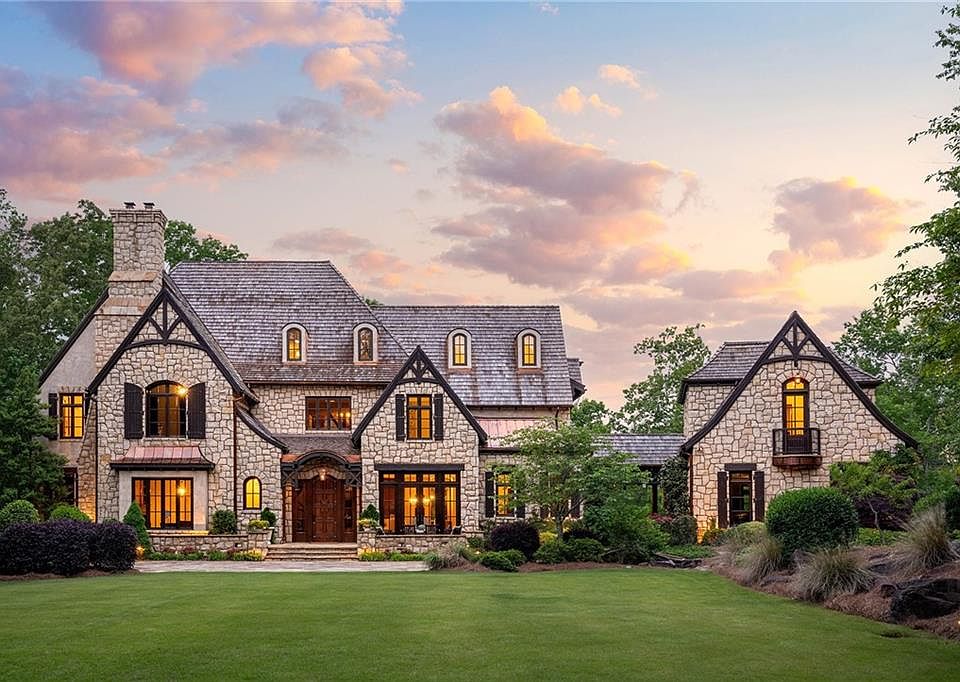 1st image of 550 Blue Heron Way