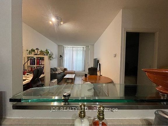 4th image of 438 Richmond St W #1216