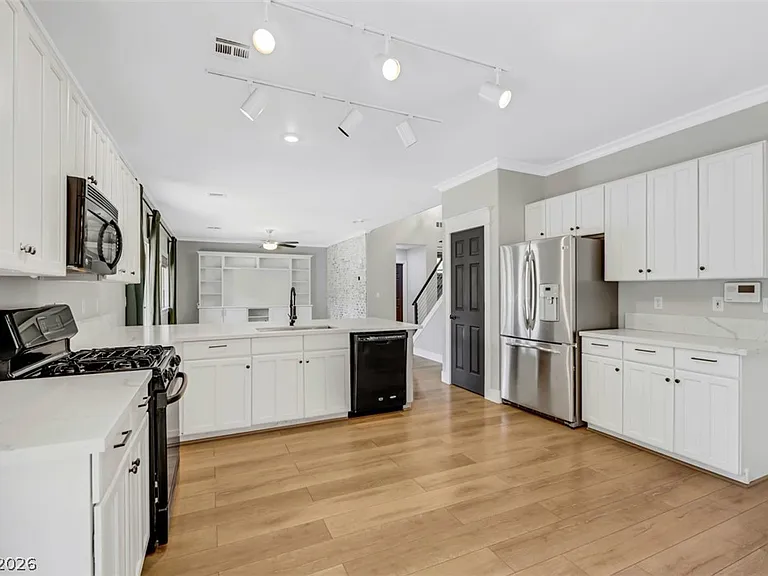 71 La Laguna St — Photo 14