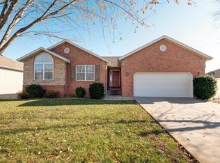 986 S Pasture Dr, Nixa, MO 65714