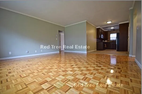 3 bed, 1100 sqft, $3,100 — Photo 2