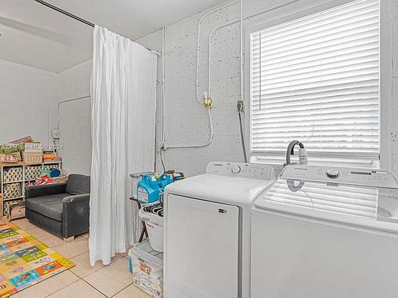 5th image of 859 NE 115th St #1