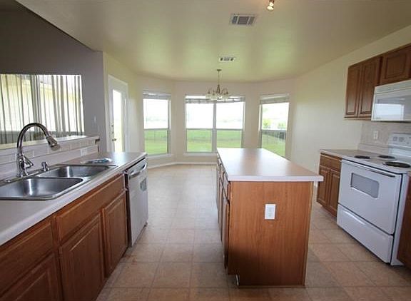 4th image of 102 Pelican Ct