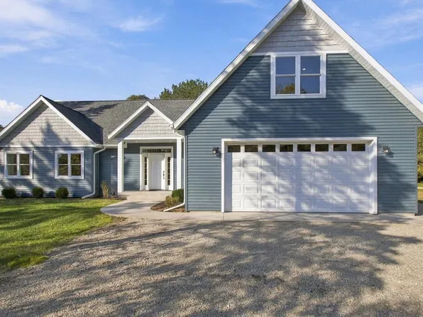 6409 W Duluth Pl, Sturgeon Bay, WI 54235